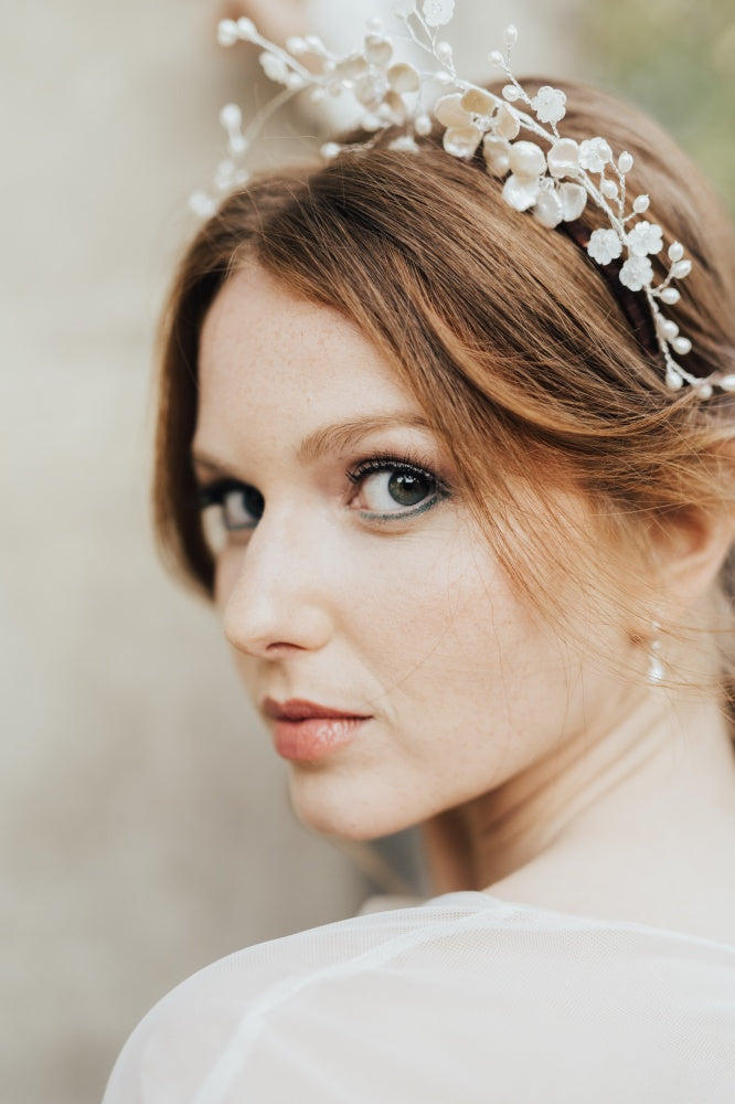 Bridal Hair Accessories - Hairpins Combs Tiaras and Headpieces ...